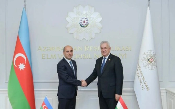 Emin Əmrullayev tacikistanlı həmkarı ilə görüşdü