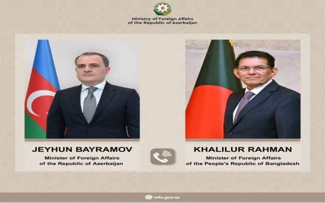 Ceyhun Bayramov banqladeşli həmkarı ilə telefon danışığı aparıb