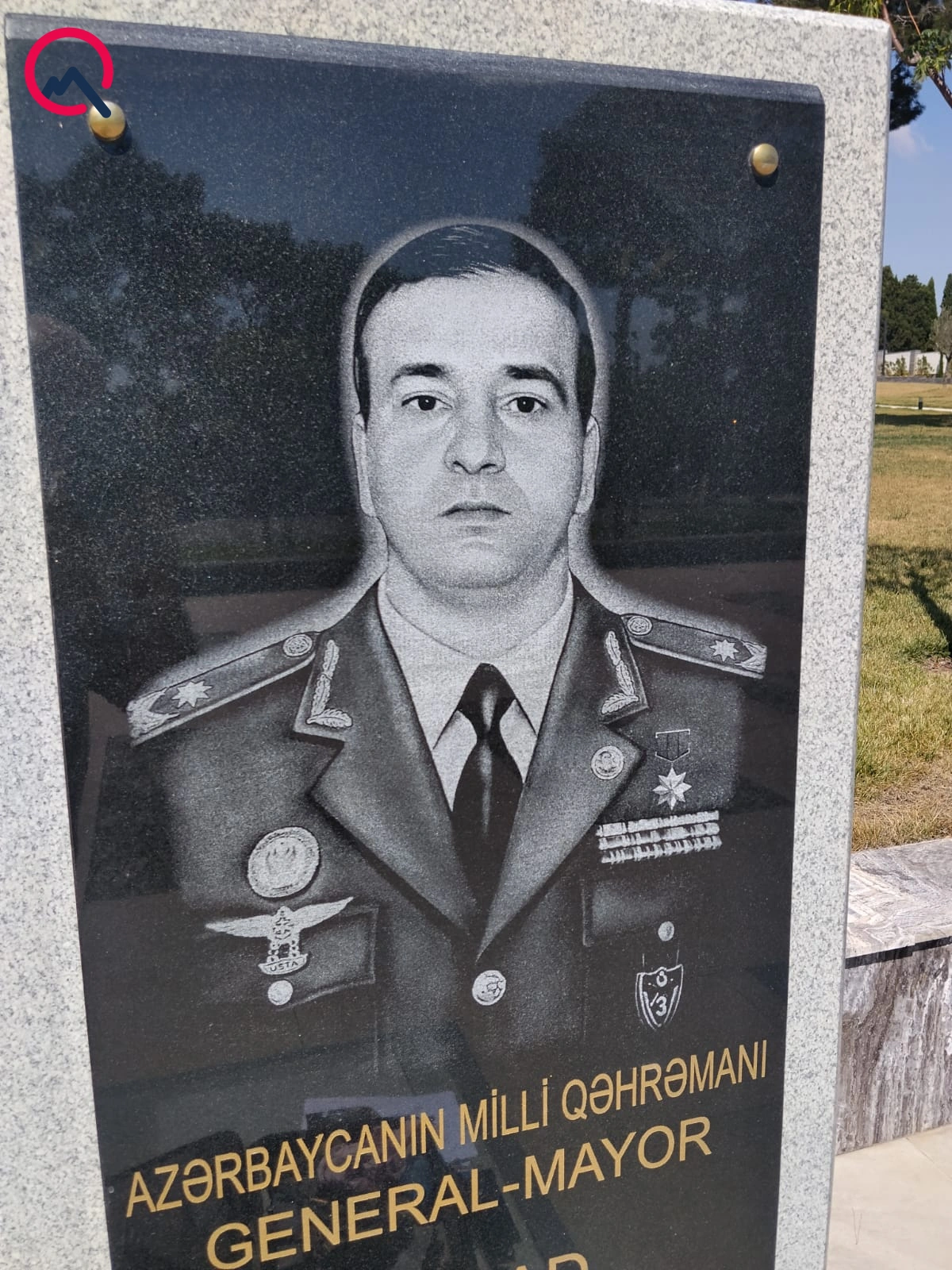 Polad Həşimovun məzar daşındakı nöqsan aradan qaldırıldı - FOTO