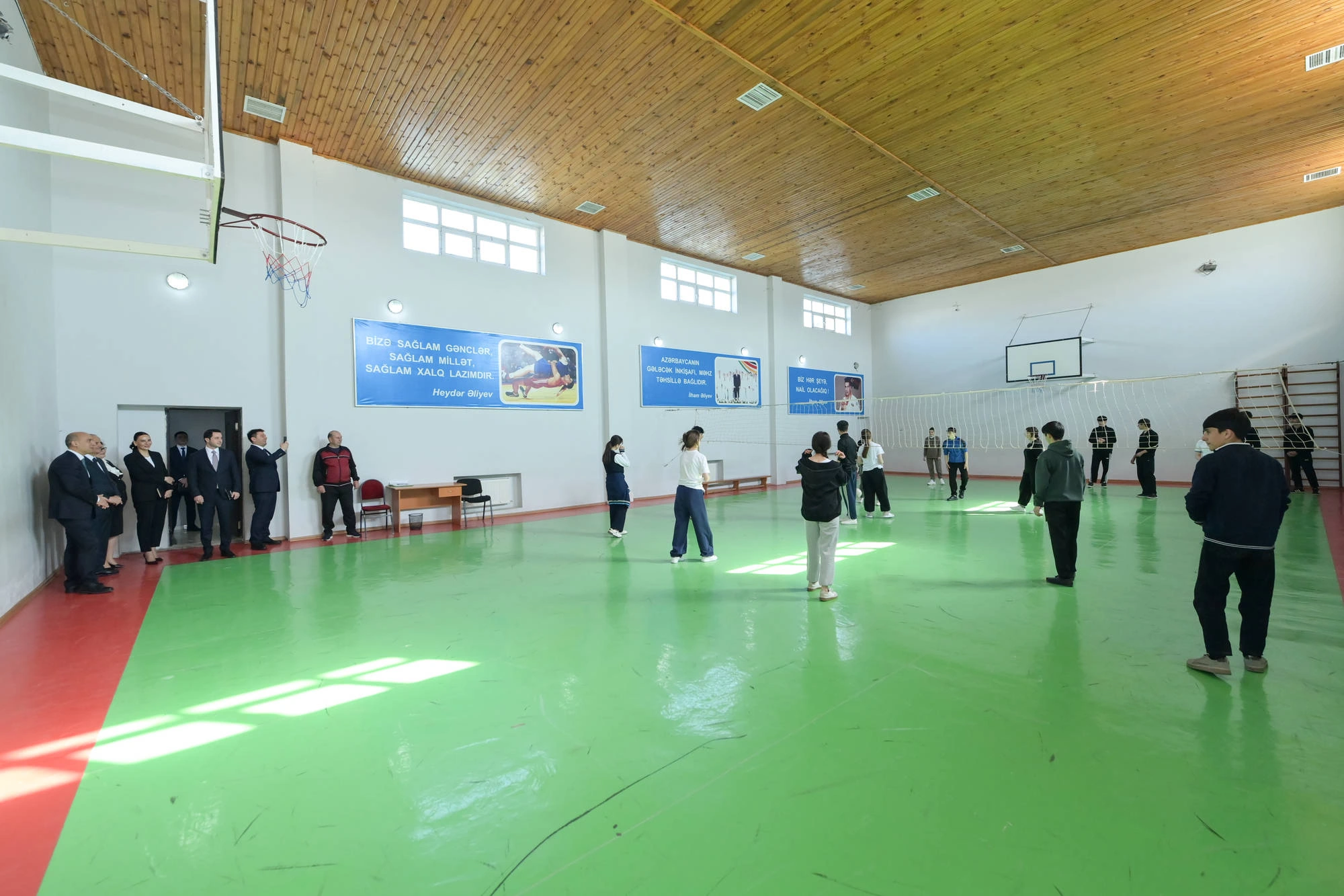 Nazir Qusarda məktəbdə tədris prosesi ilə tanış olub - FOTO