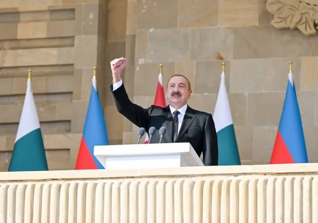 Müzəffər Azərbaycan Ordusu: Müstəqilliyin və suverenliyin əsas qarantı - FOTO