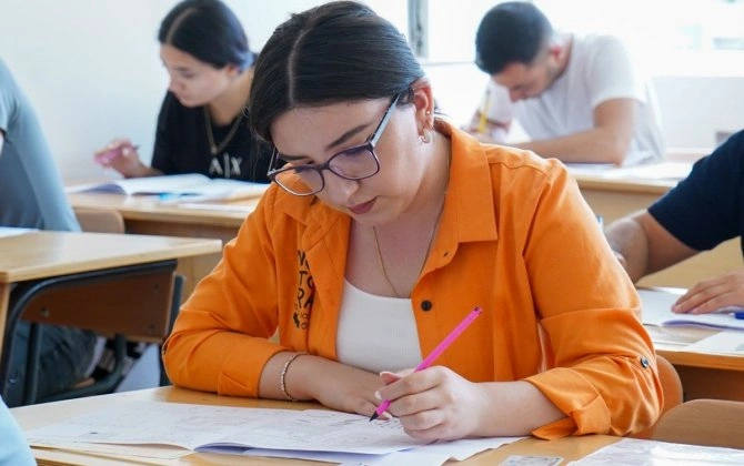 Dövlət qulluğuna qəbul üzrə növbəti test imtahanı keçirilir