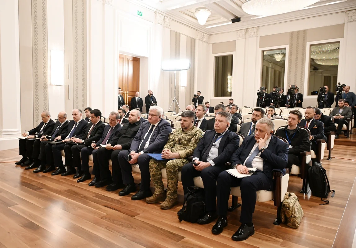 Azərbaycan və Ukrayna prezidentləri mətbuata bəyanatlarla çıxış ediblər - YENİLƏNİB + FOTO
