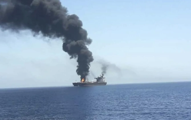 UKMTO: Hörmüz boğazında tanker atəşə tutulub