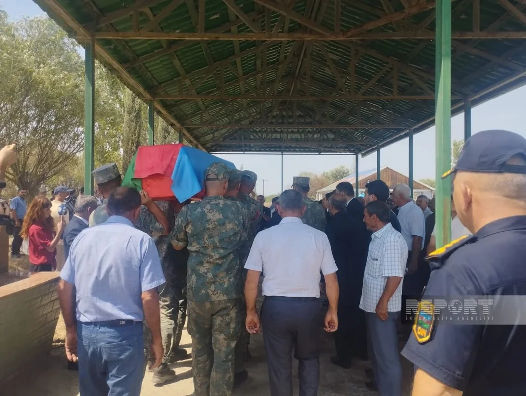 Neftçalada Birinci Qarabağ müharibəsinin itkin-şəhidi Sərdar İsmayılov dəfn edilib - FOTO