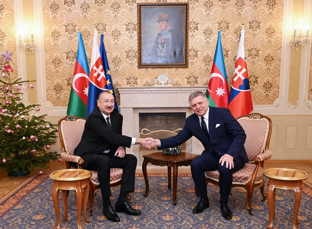 İlham Əliyevin Slovakiyanın baş naziri ilə təkbətək görüşü olub - FOTO - YENİLƏNİB