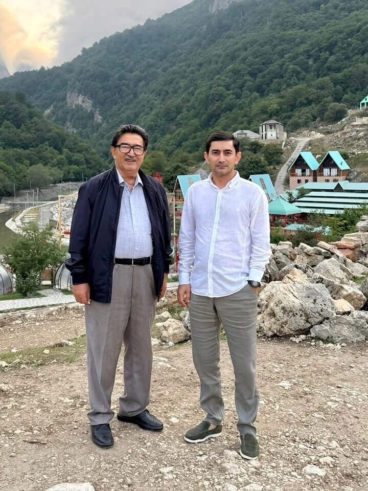 “Atam Şuşadakı evimizi teatra vermək istəyirdi, üzünü qala divarlarına sürtərək “Sənsiz”-i oxudu” - FOTO+ÖZƏL