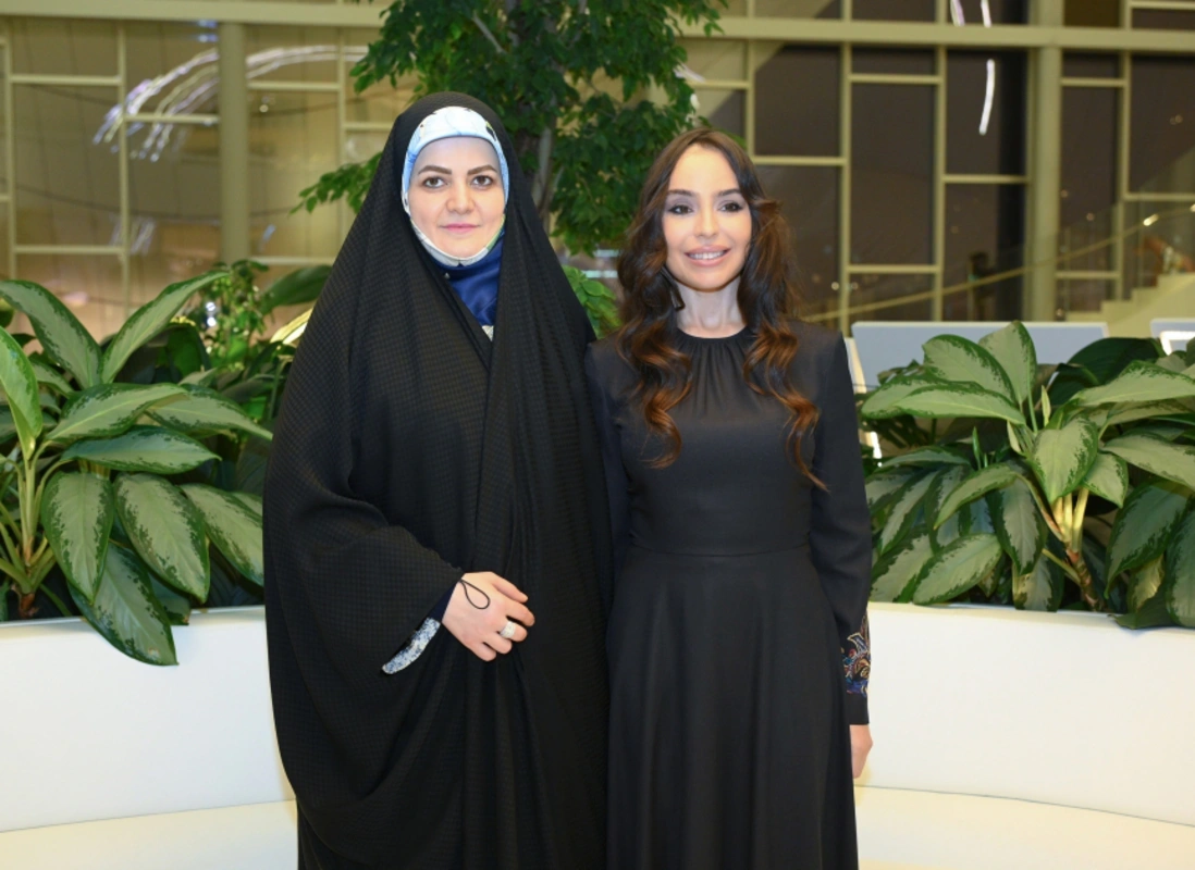 Leyla Əliyeva "Mənim dənizlərim, mənim okeanlarım" sərgisini ziyarət edib - FOTO
