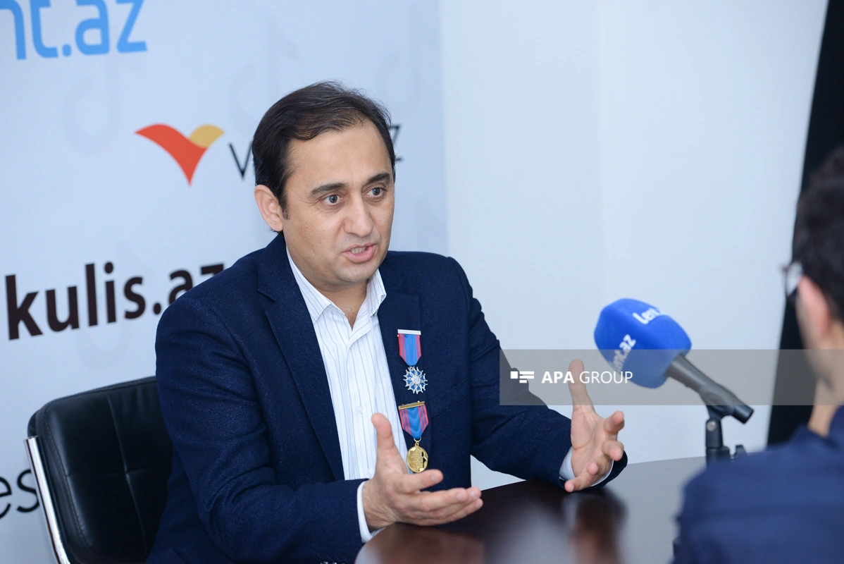 Rəsulzadənin obrazını canlandıran aktyor: "30-40 manata məclislərə kloun gedirdim" - FOTO