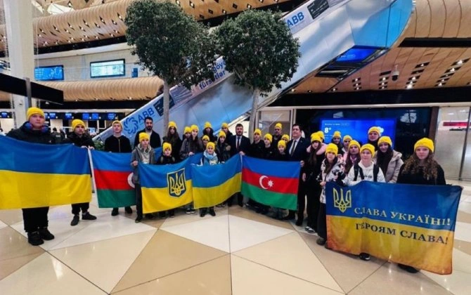 Daha 26 ukraynalı uşaq reabilitasiya üçün Bakıya gətirilib