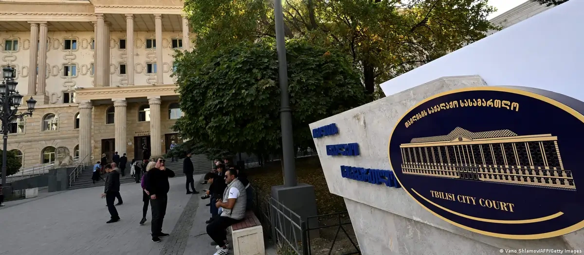 "Tbilisidə Saakaşvili və müxalifətə qarşı yeni məhkəmə prosesi başlayıb" -  "Deutsche Welle"