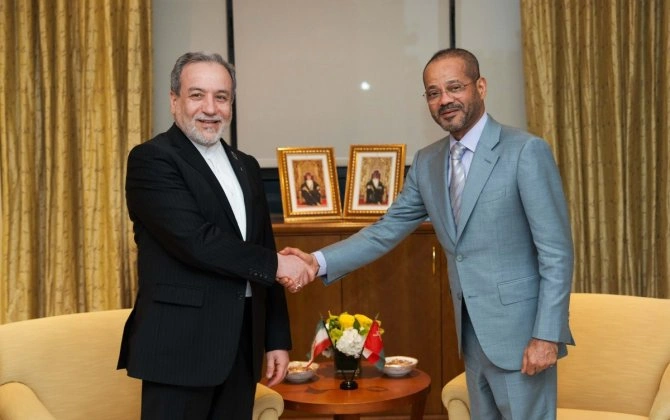 Oman və İran XİN rəhbərləri Hörmüz boğazını müzakirə edib