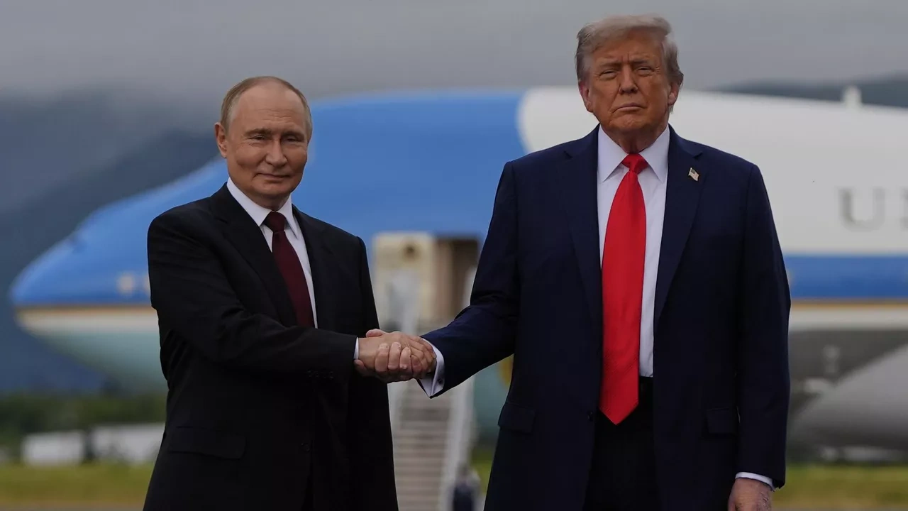 "Çin səfəri öncəsi Trampın əlində kozır qalmayıb" - "Yahoo News Japan"
