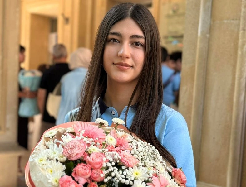 Tələbə adını qazanan jurnalist övladları - FOTO