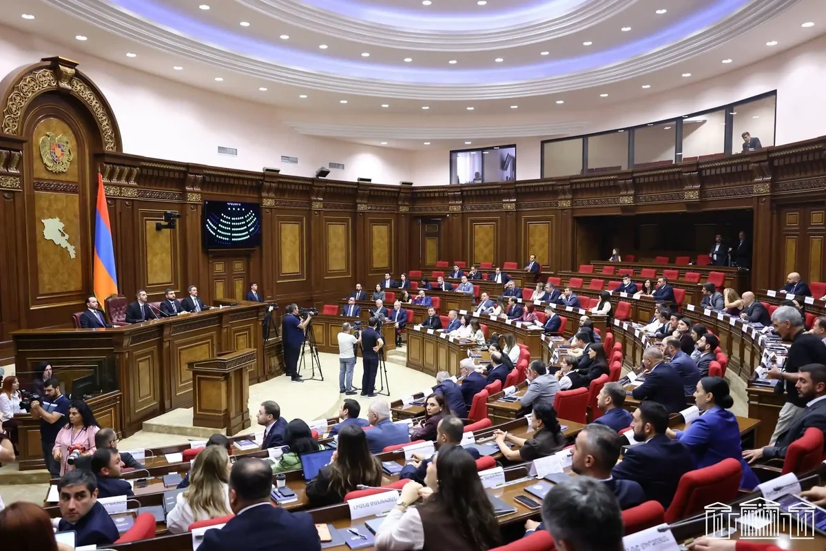 Ermənistanda hərbi xidmətə çağırış yaşı artırılır