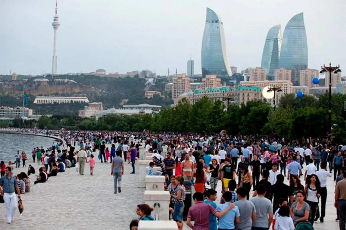 Azərbaycan əhalisinin sayı artıb