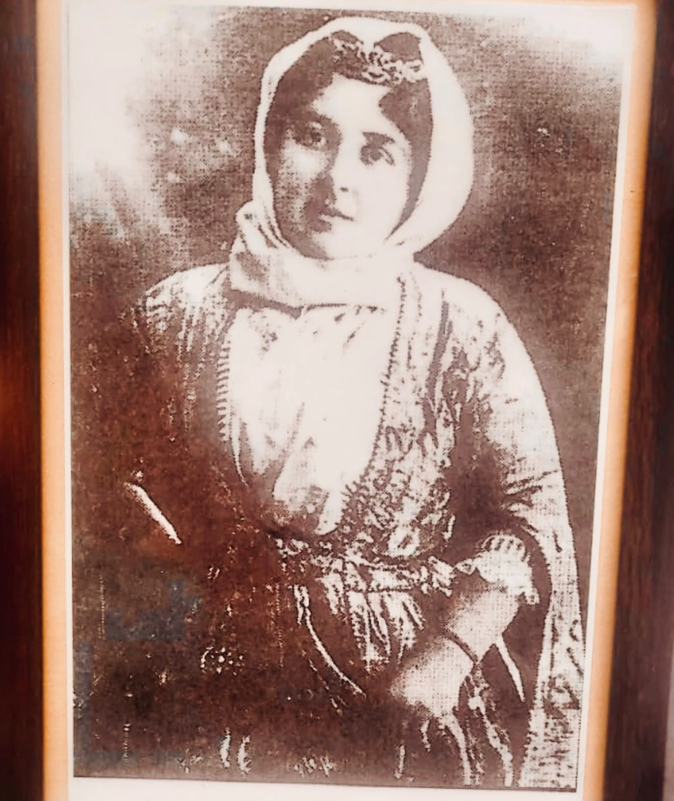 Azərbaycanda qız uşaqlarının ənənəvi baş bağlaması və baş geyimlərinin istifadəsi - modelyer Fəxriyə Xələfovanın təhlilində - FOTO