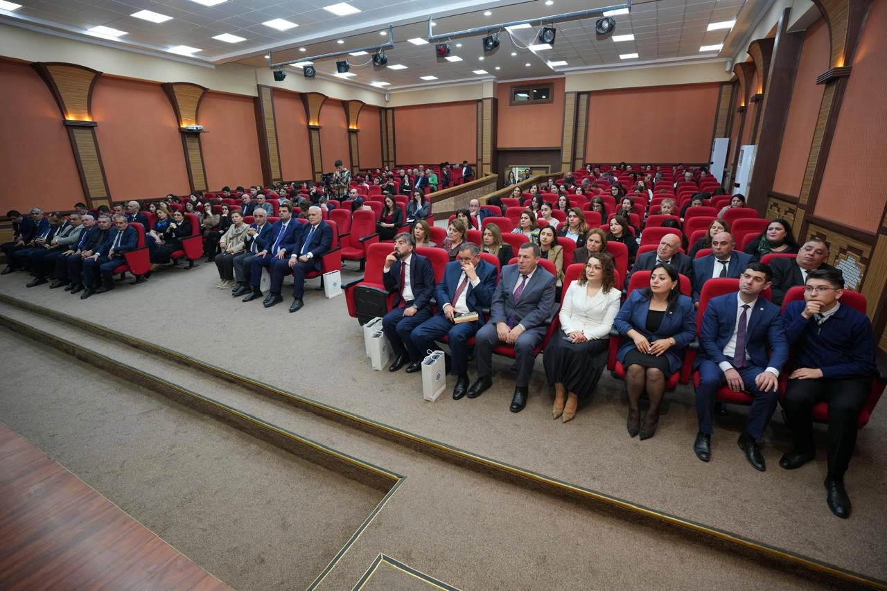 UNEC-in "Elmin populyarlaşdırılması" və “Elm gözəldir: məktəbdən elmə” təşəbbüsü ilə Naxçıvanda silsilə görüşlər keçirildi