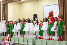 Leyla Əliyeva, Arzu Əliyeva və Alena Əliyeva Bakı şəhəri 5 nömrəli internat tipli xüsusi ümumtəhsil məktəbində olublar - FOTO
