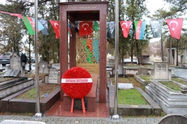 Azərbaycanın Türkiyədəki səfiri Məhəmməd Əmin Rəsulzadənin məzarını ziyarət edib - FOTO