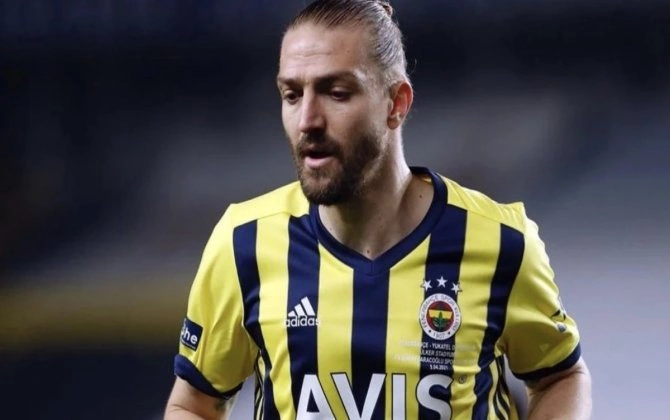 Caner Erkin karyerasını başa vurduğunu açıqlayıb