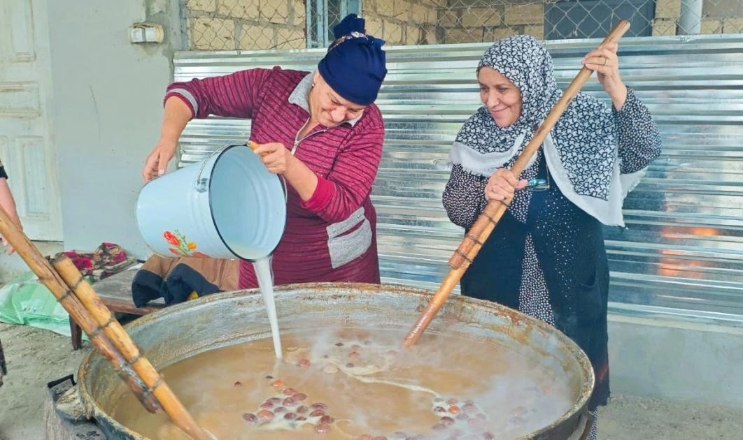 Novruzun şirin mirası – səməni halvası - FOTOLAR
