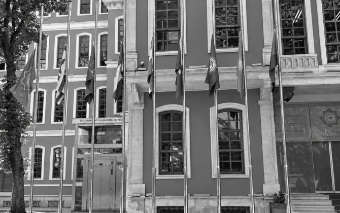 TDT Katibliyində dövlət bayraqları Qazaxıstanla həmrəylik əlaməti olaraq endirilib