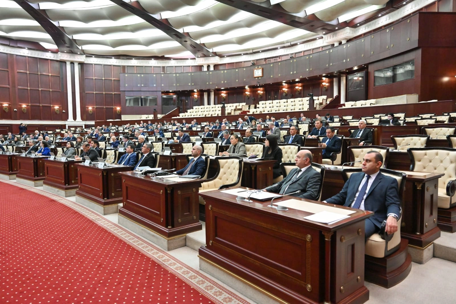 Milli Məclisin plenar iclası keçirildi - FOTO