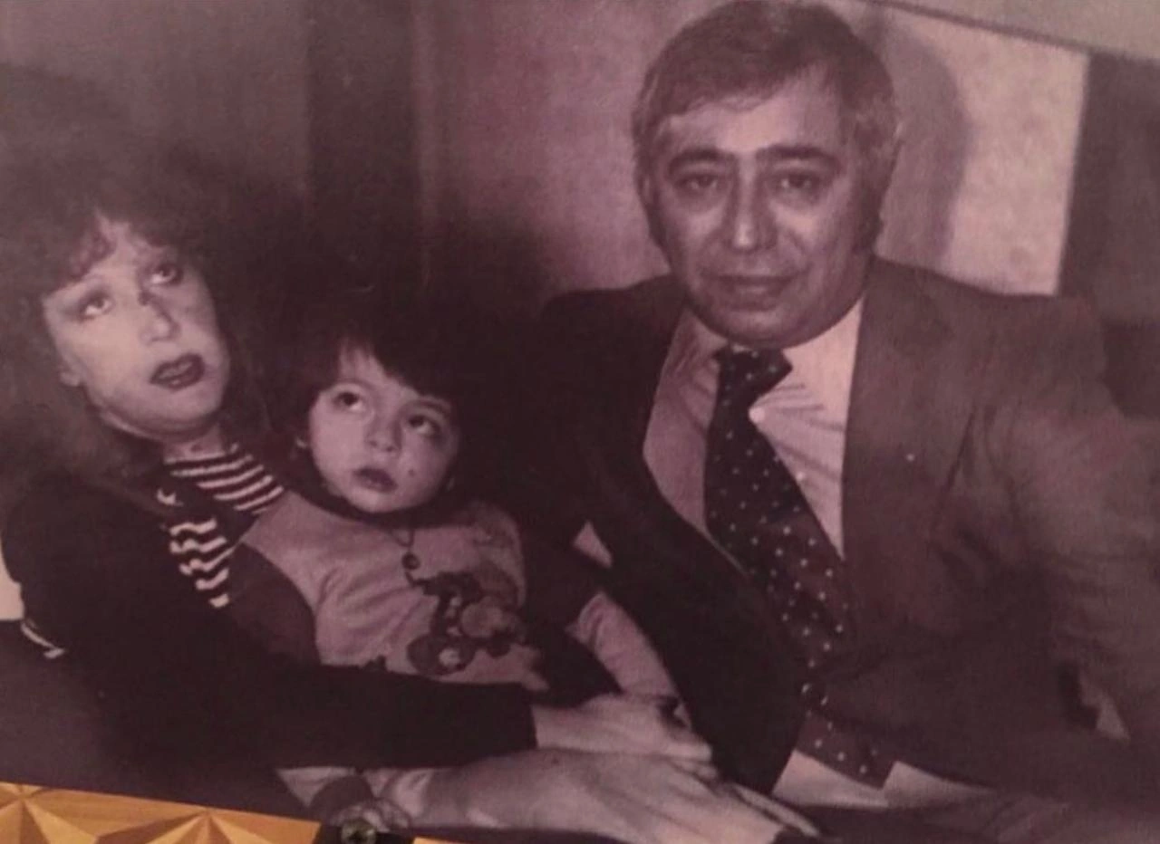 “Yaşar Nuri ilə Firəngiz xanım gecə saat 2-də qapını döyüb sındırırdılar ki...” - Eldəniz Zeynalovun qızından ETİRAFLAR+ÖZƏL