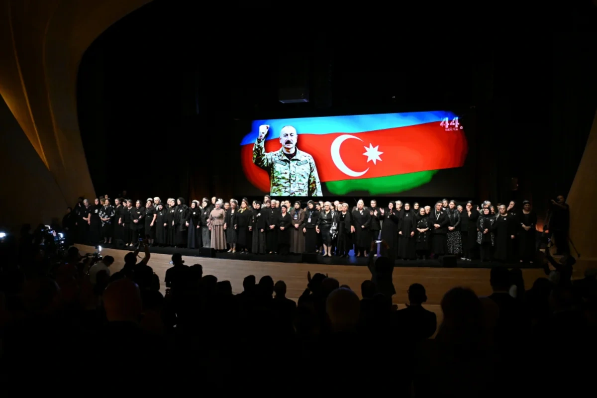 "44" bədii filminin premyerası baş tutub: Arzu Əliyeva və Alyona Əliyeva təqdimatda iştirak ediblər