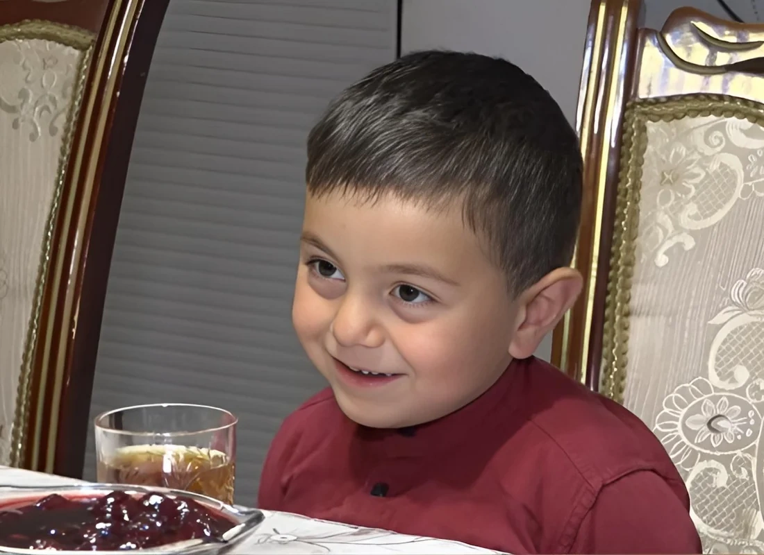 Xocalının balaca sakini hər kəsi güldürdü: "Məktəbə getməyəcəyəm" - VİDEO