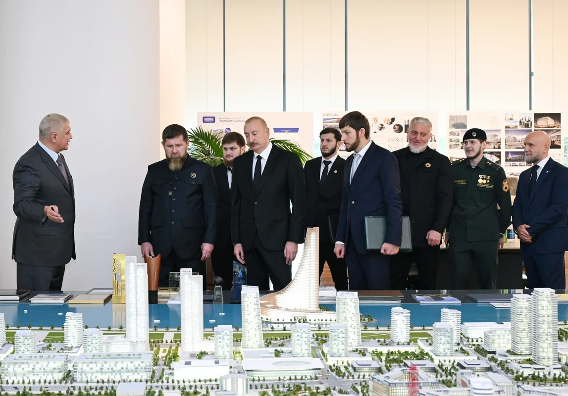 İlham Əliyev və Ramzan Kadırov "Bakı Ağ Şəhər"də olublar - Foto