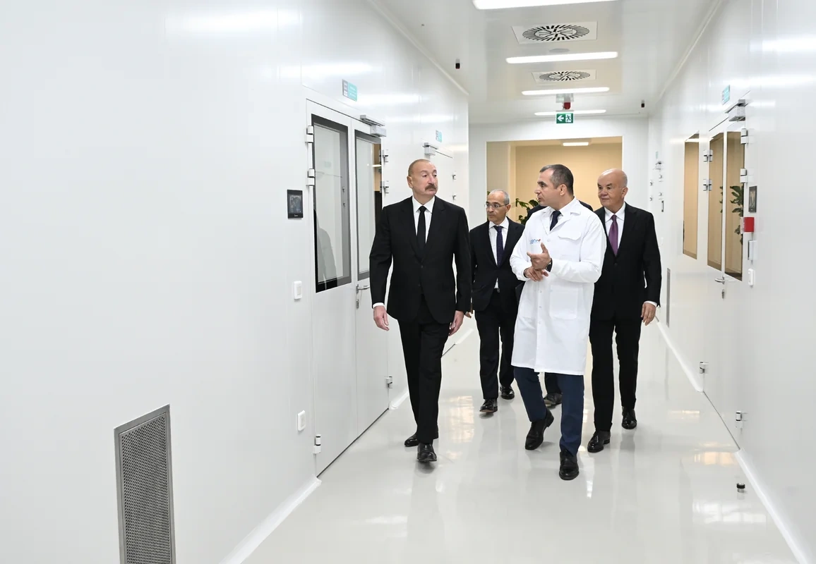 İlham Əliyev Pirallahı Sənaye Parkında dərman istehsalı müəssisəsinin açılışında iştirak etdi - FOTO