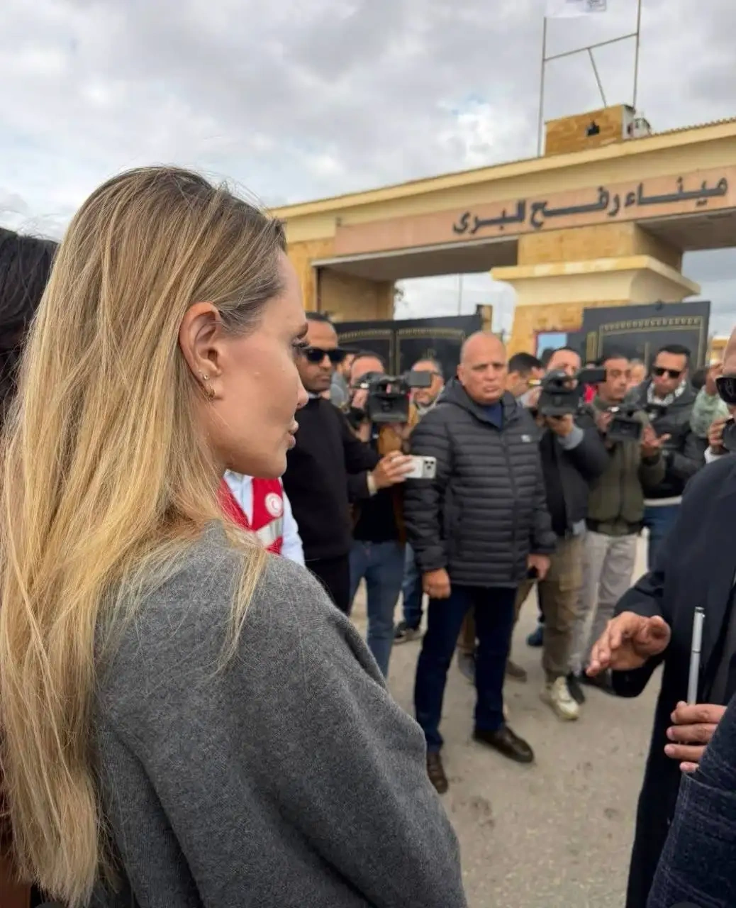 Angelina Coli Rəfah sərhəd keçid məntəqəsinə gəlib - FOTO