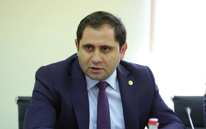 Ermənistanın müdafiə naziri ordunun növbəti 5 illik inkişafına dair mövqeyini açıqlayıb