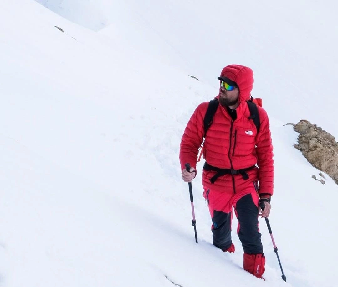 “Dolu fırtınası oldu, duman gəldi, insan özünü buz çatlarının üzərində tapa bilərdi” - alpinist qarşılaşdığı təhlükədən danışdı-FOTO+ÖZƏL
