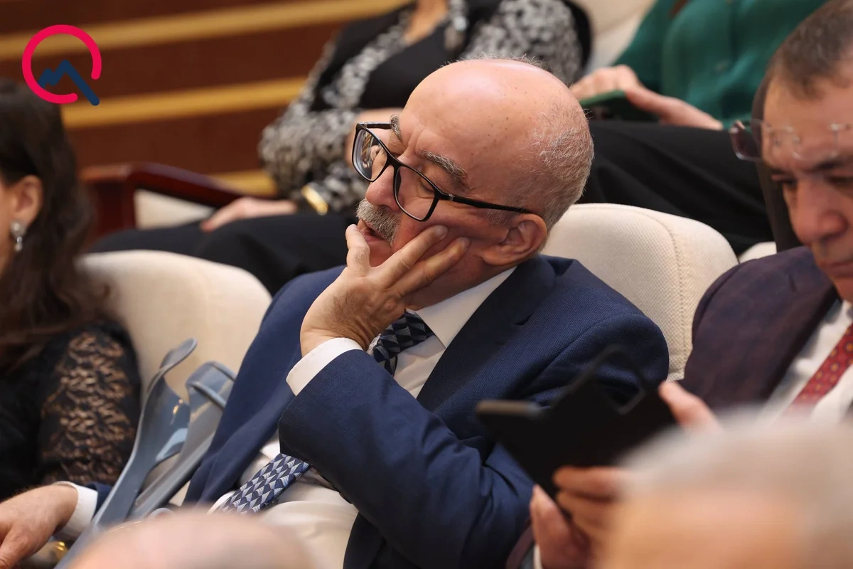 AMEA-da "gərgin" iclas: "Yatmışları razı deyiləm kimsə oyatsın..." - FOTOREPORTAJ