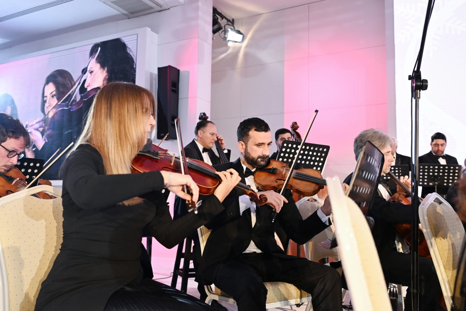 Leyla Əliyeva “Qış nağılı”nın açılışında - Fotolar