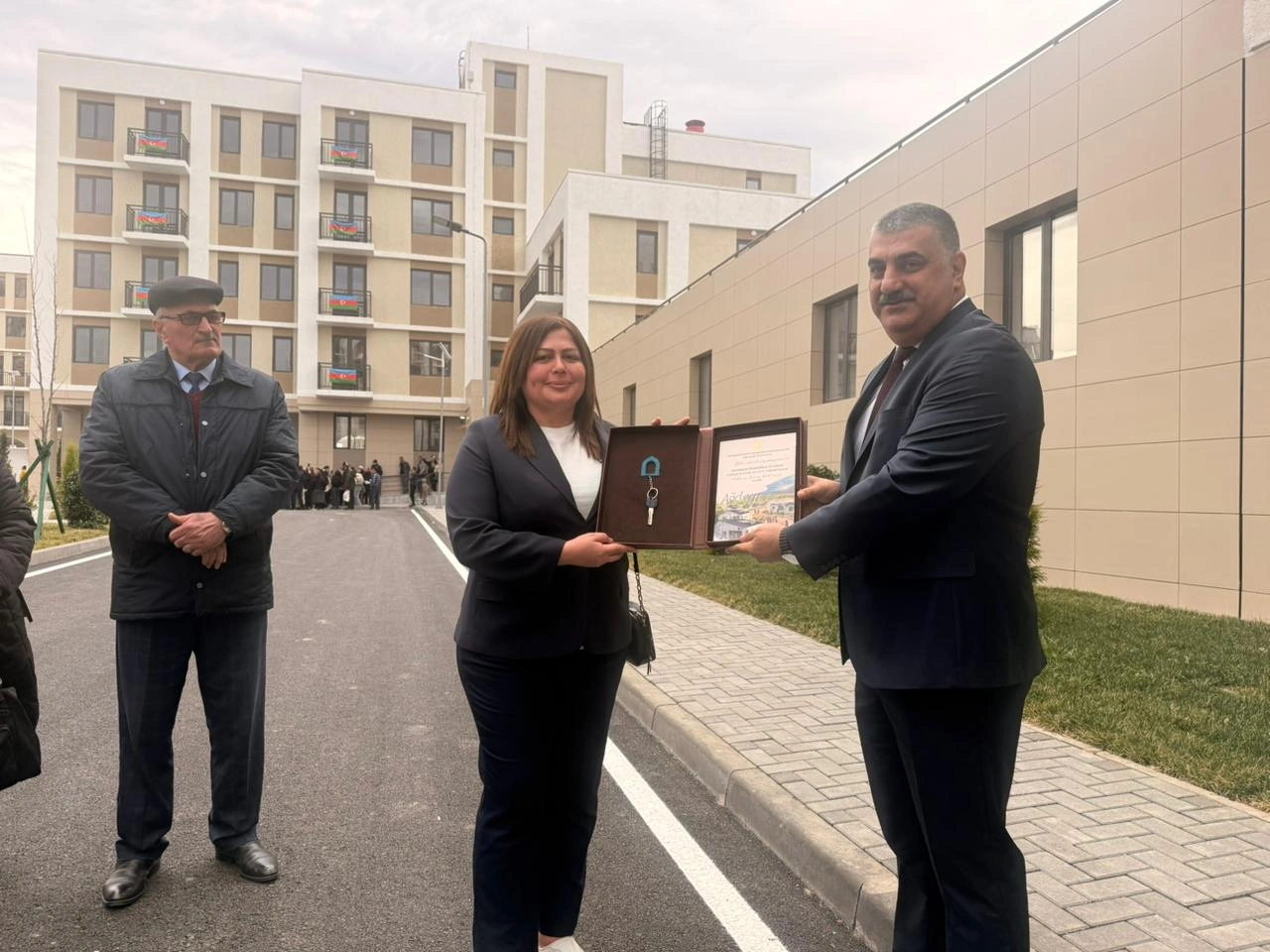 Növbəti köç karvanı Ağdama çatdı, açarlar təqdim olundu - FOTO