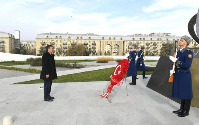 Cövdət Yılmaz Zəfər parkını ziyarət etdi