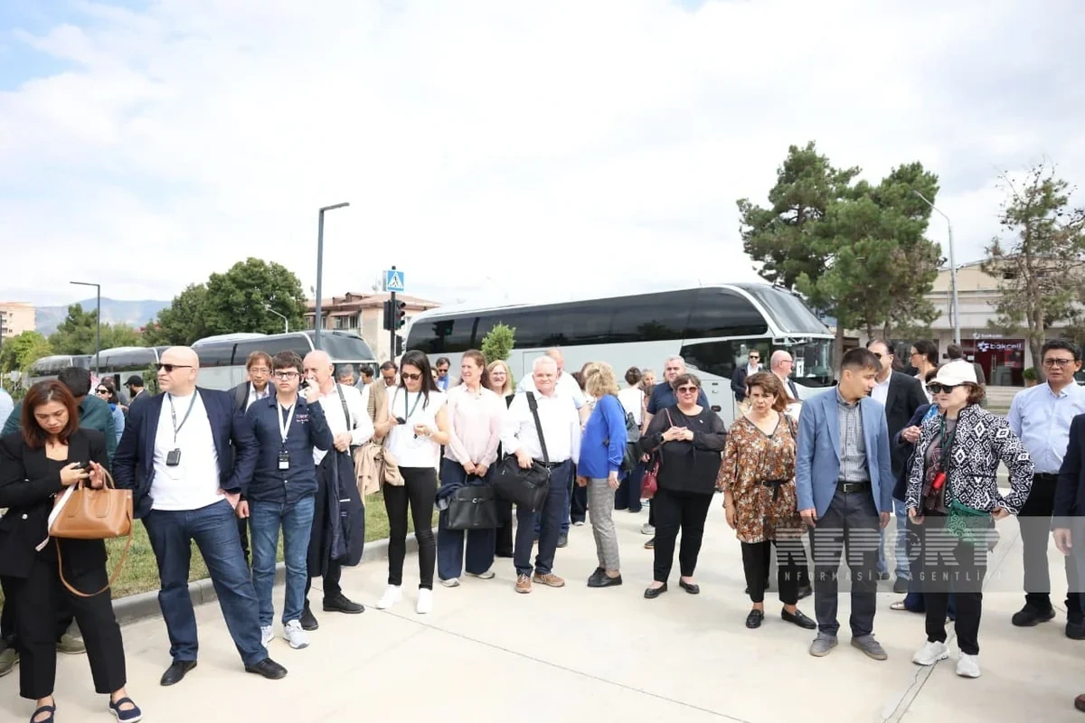 Xarici diplomatlar Qarabağ Universitetinin fəaliyyəti ilə tanış olublar - FOTO