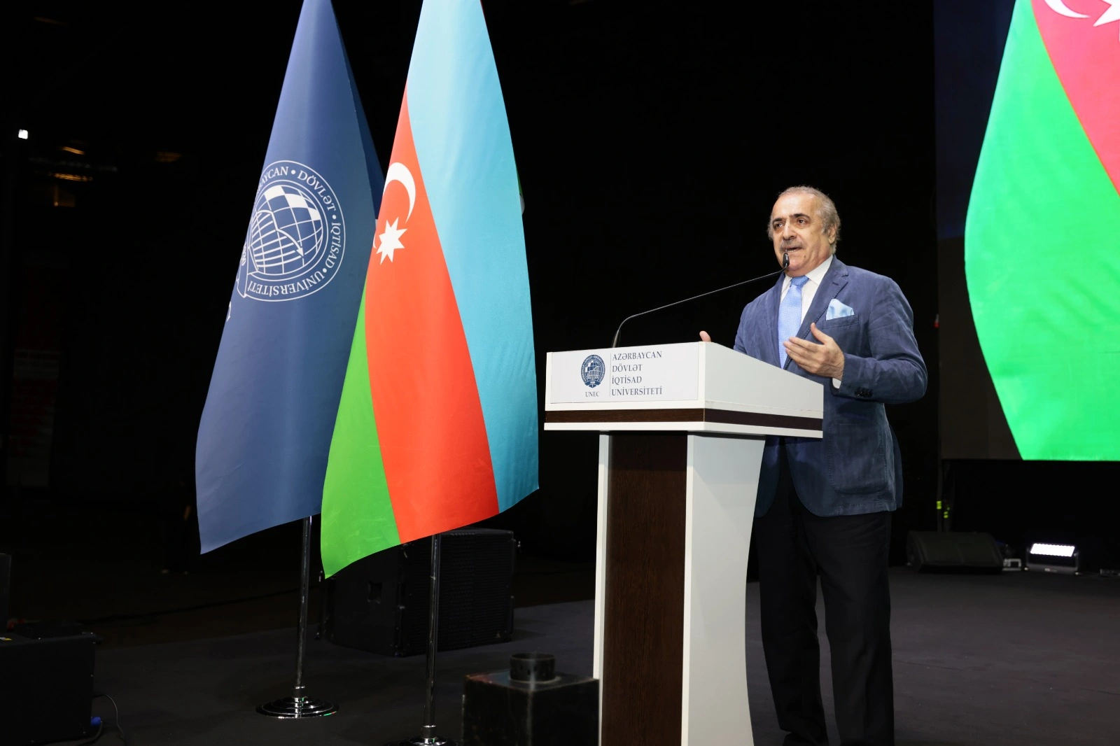 UNEC-in təntənəli Məzun Günü keçirilib: 6091 tələbə məzun olub - FOTO