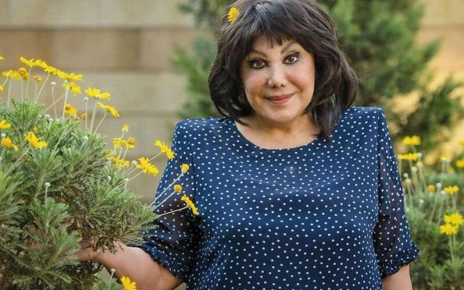 "Xoşbəxt sənətkar deyiləm, səsimi boğdular" - Flora Kərimova