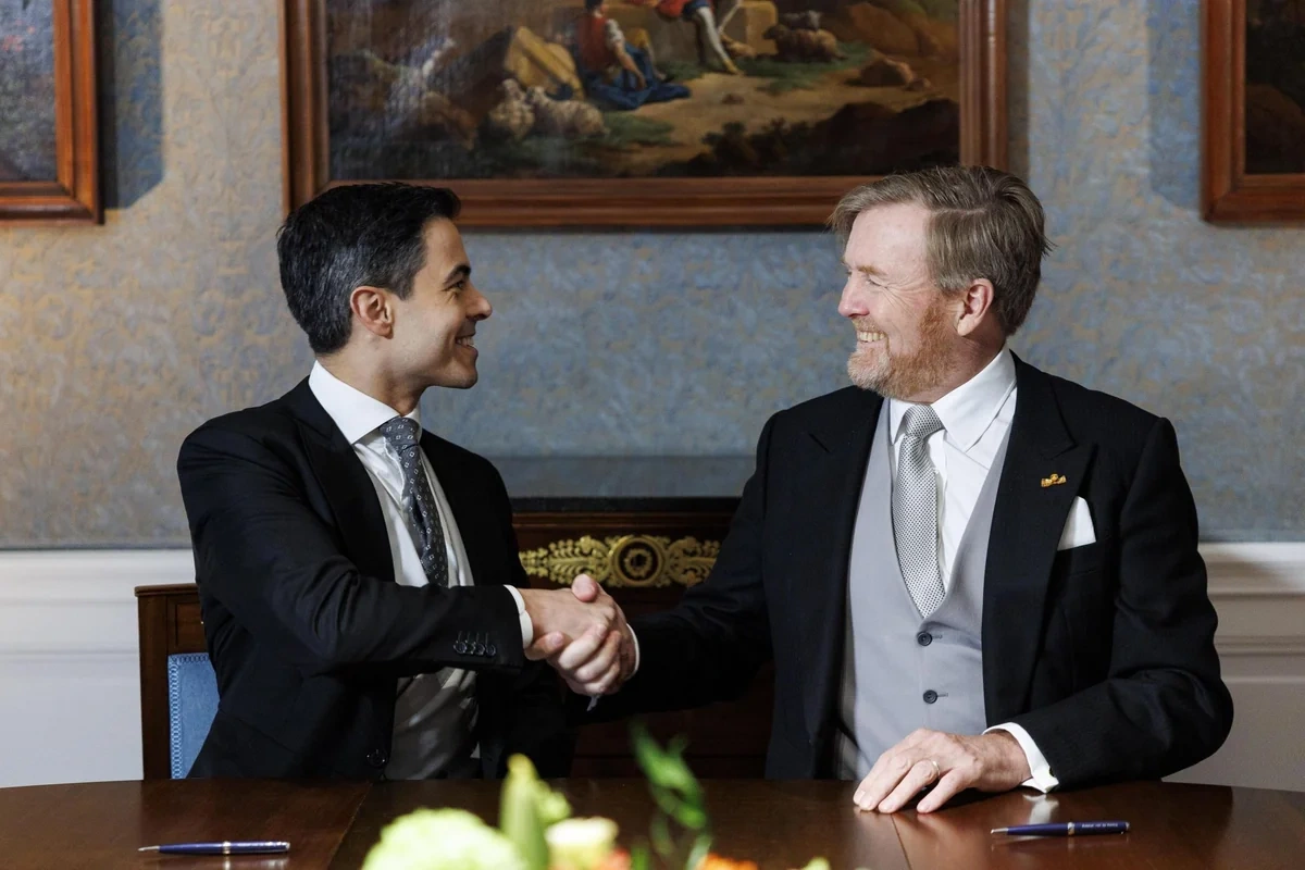 Niderlandda ən gənc baş nazir and içdi