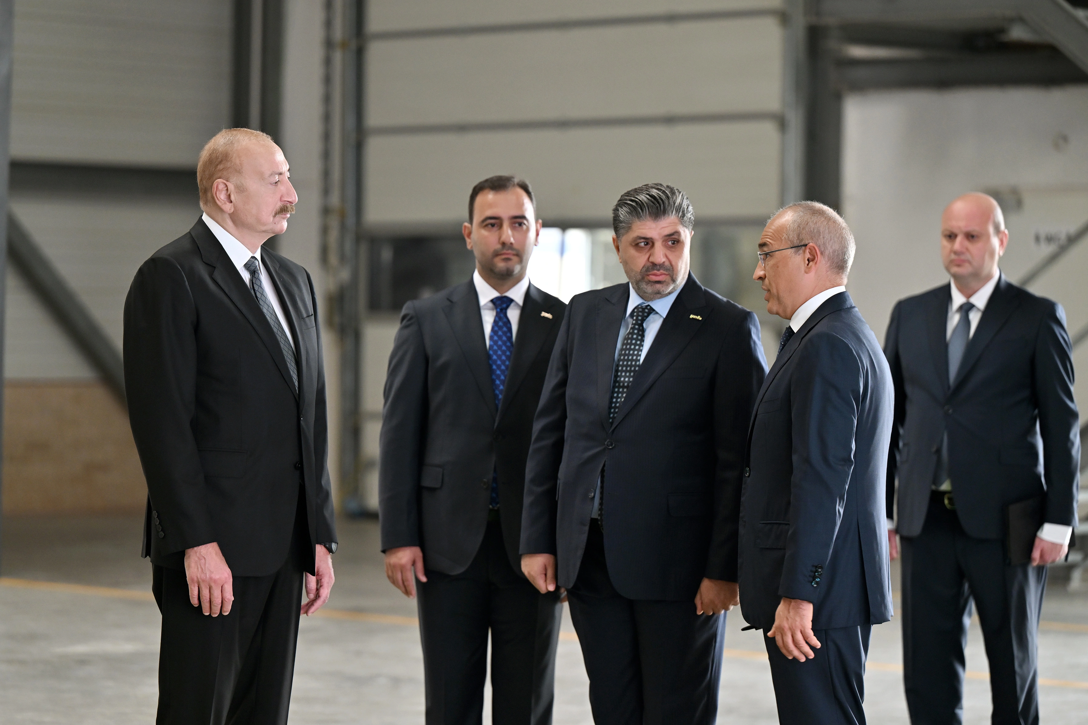 İlham Əliyev Qaradağda kağız və gigiyenik məhsulların istehsalı müəssisəsinin açılışında iştirak edib - FOTO