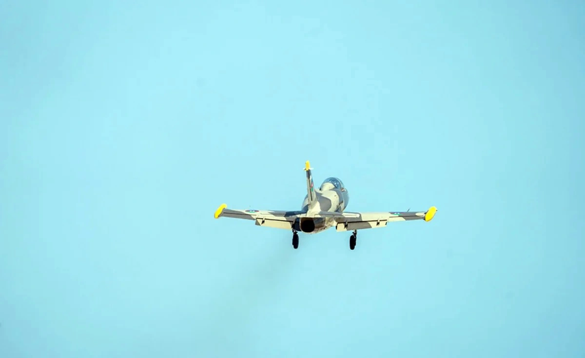 Pilotlarımız çətin döyüş manevrləri üzrə tapşırıqlar yerinə yetiriblər - FOTOLAR