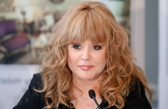 Puqaçova milyonluq mənzilini 1 dollara satdı
