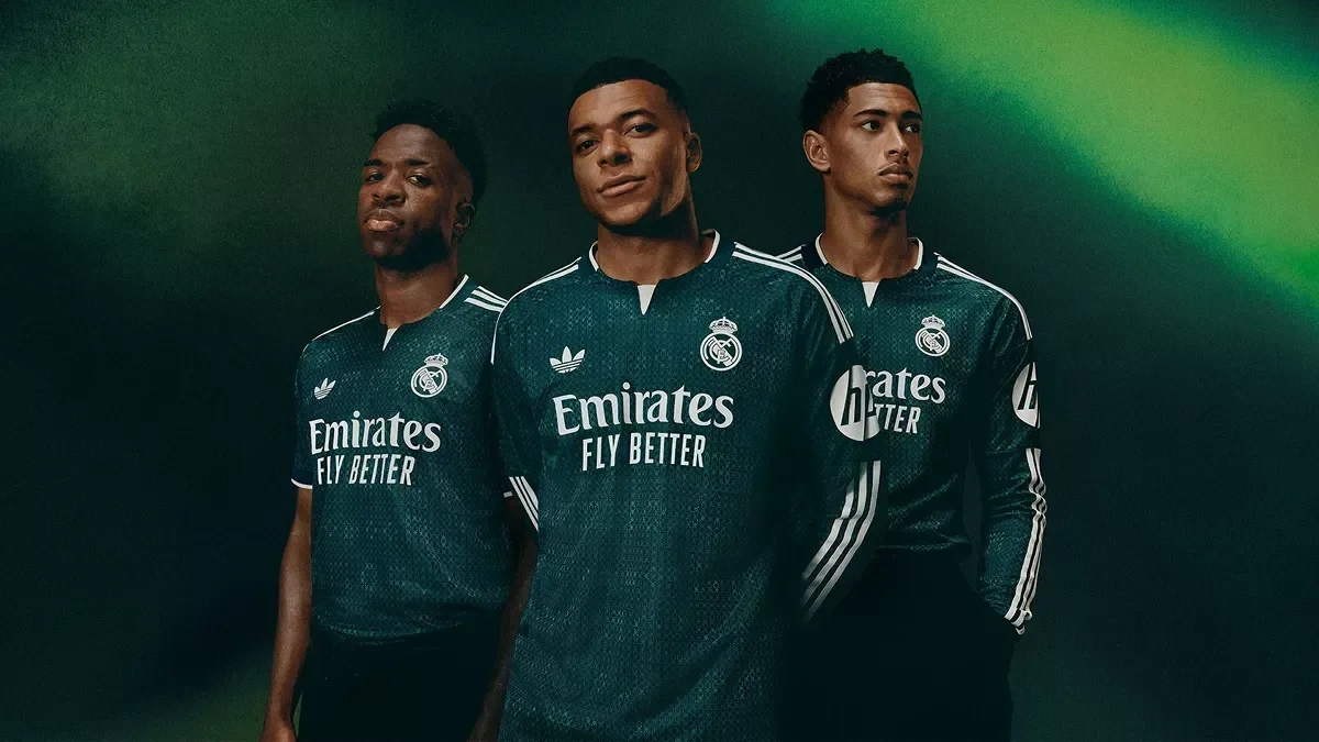 "Real Madrid" yeni mövsüm üçün səfər formasını təqdim etdi - FOTO
