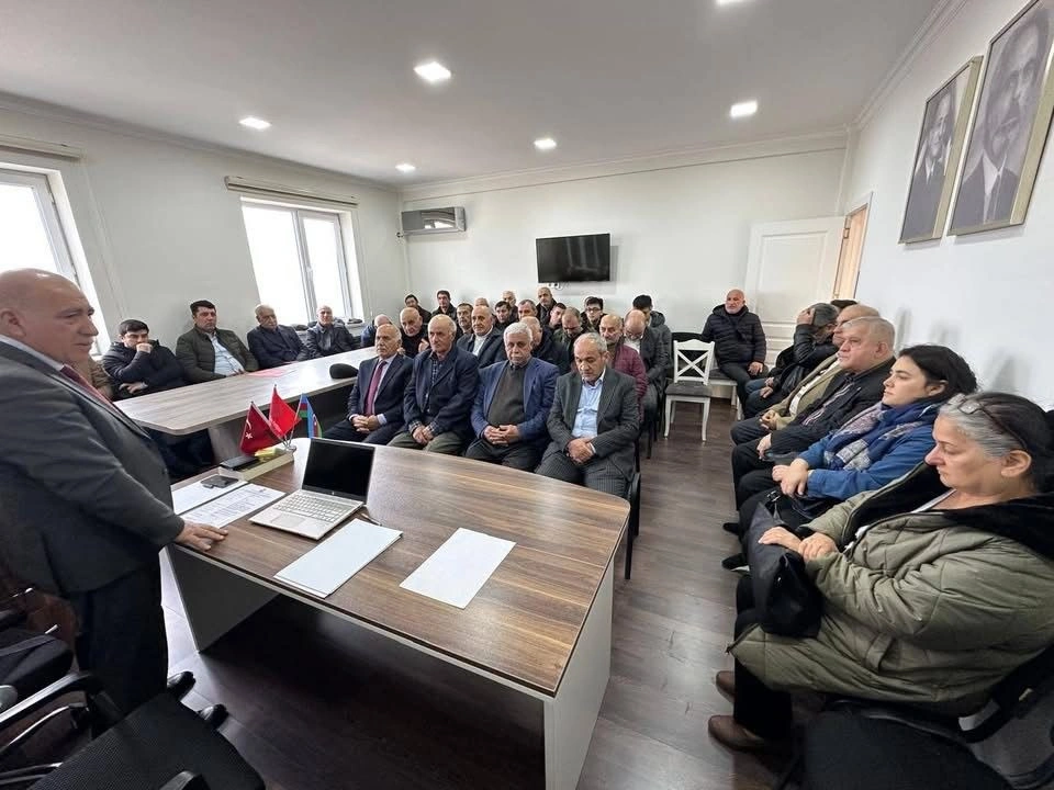 Pənah Hüseyn İSTEFA VERDİ: AXP-yə yeni rəhbər seçildi - FOTO