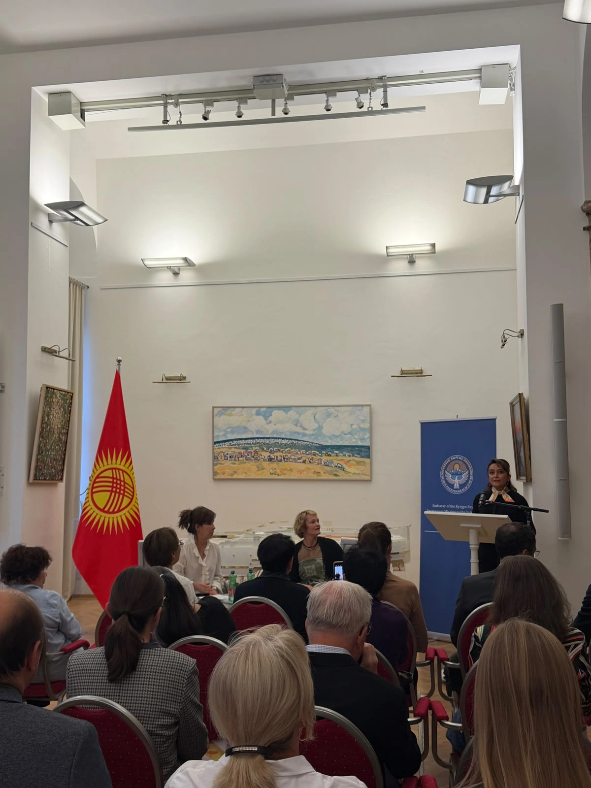 Vyanada Azərbaycan Mədəniyyət Mərkəzində Qırğızıstana həsr olunmuş kitabın təqdimatı keçirilib - FOTO